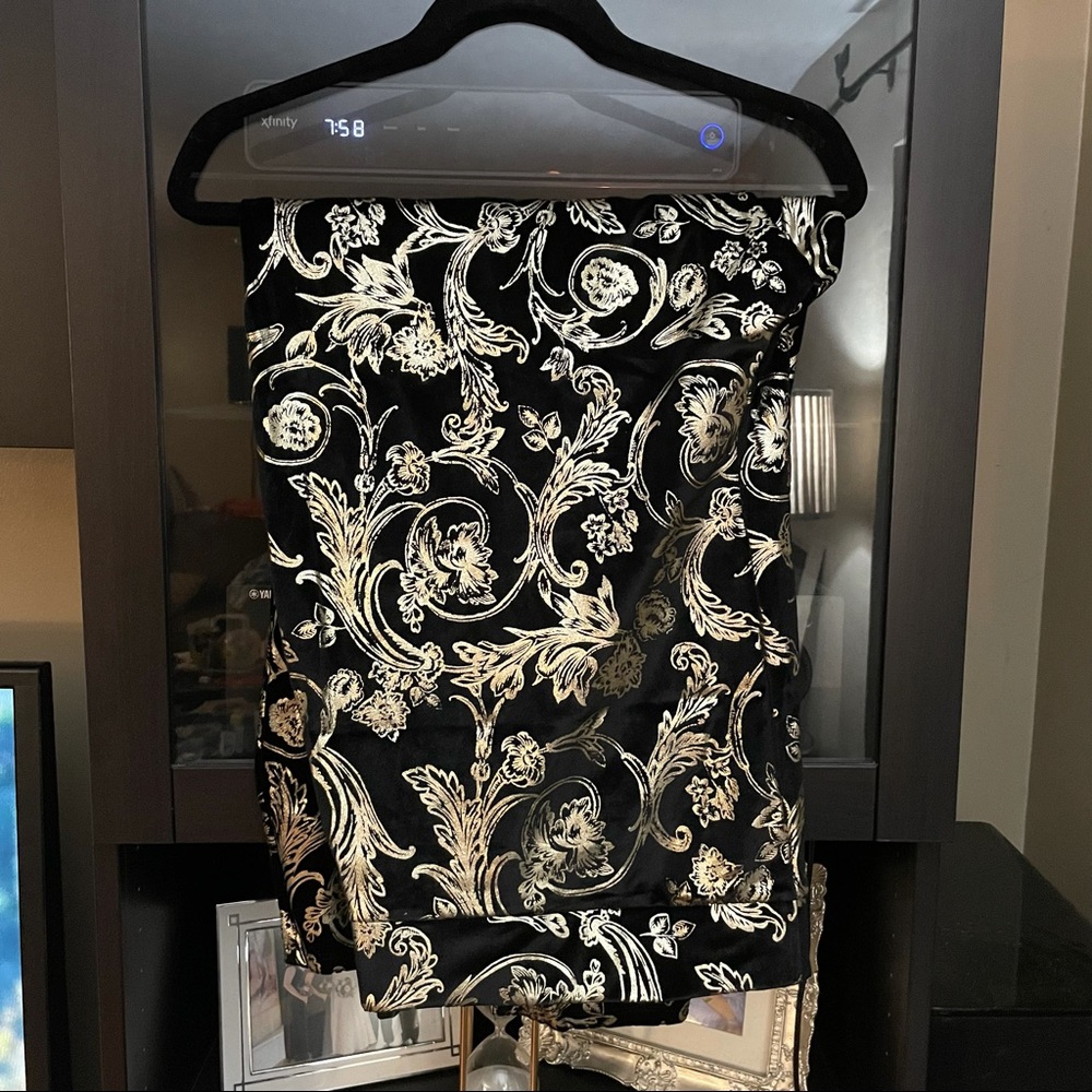 NWT Torrid Jacquard Velvet Black & Gold Leggings 5